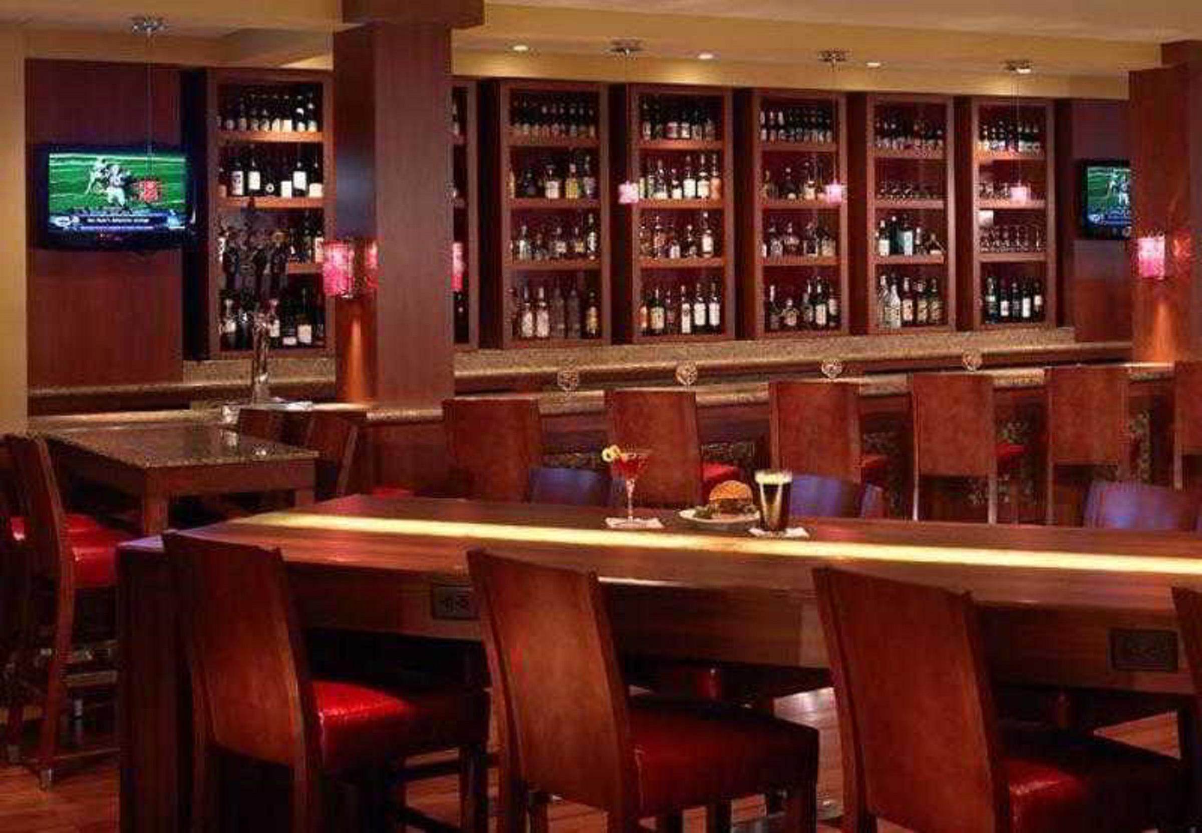 فندق Wyndham Cleveland Airport المطعم الصورة