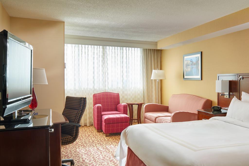 فندق Wyndham Cleveland Airport المظهر الخارجي الصورة