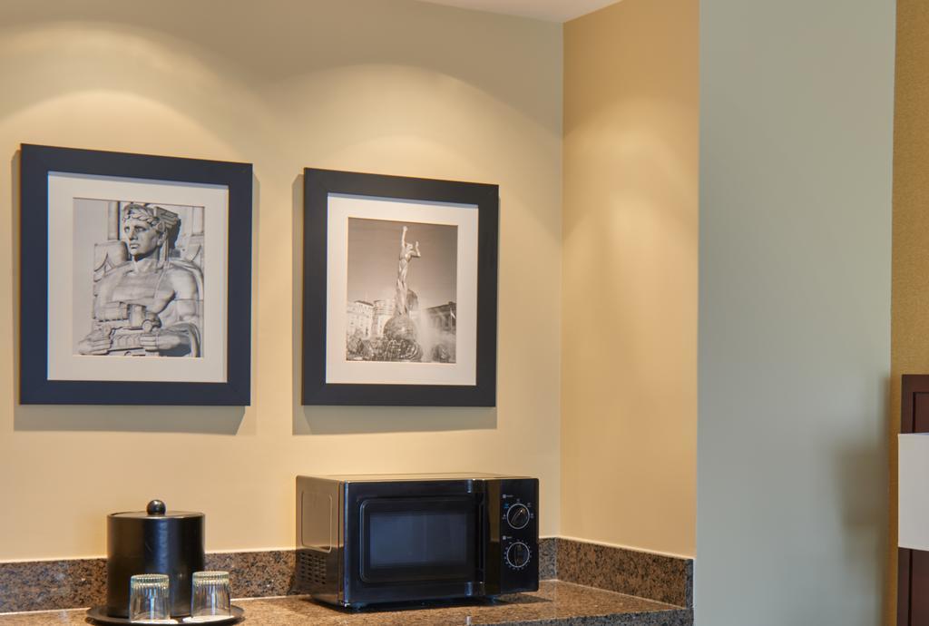فندق Wyndham Cleveland Airport المظهر الخارجي الصورة