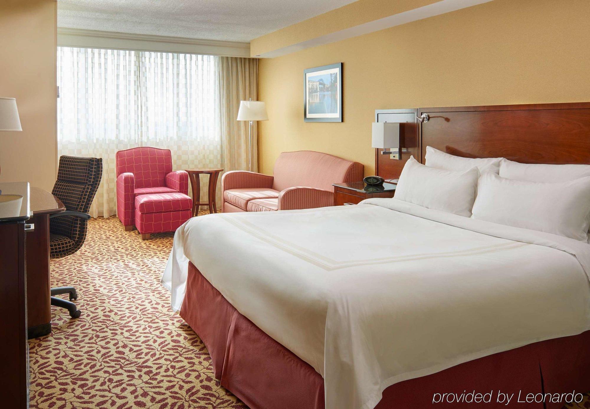 فندق Wyndham Cleveland Airport المظهر الخارجي الصورة