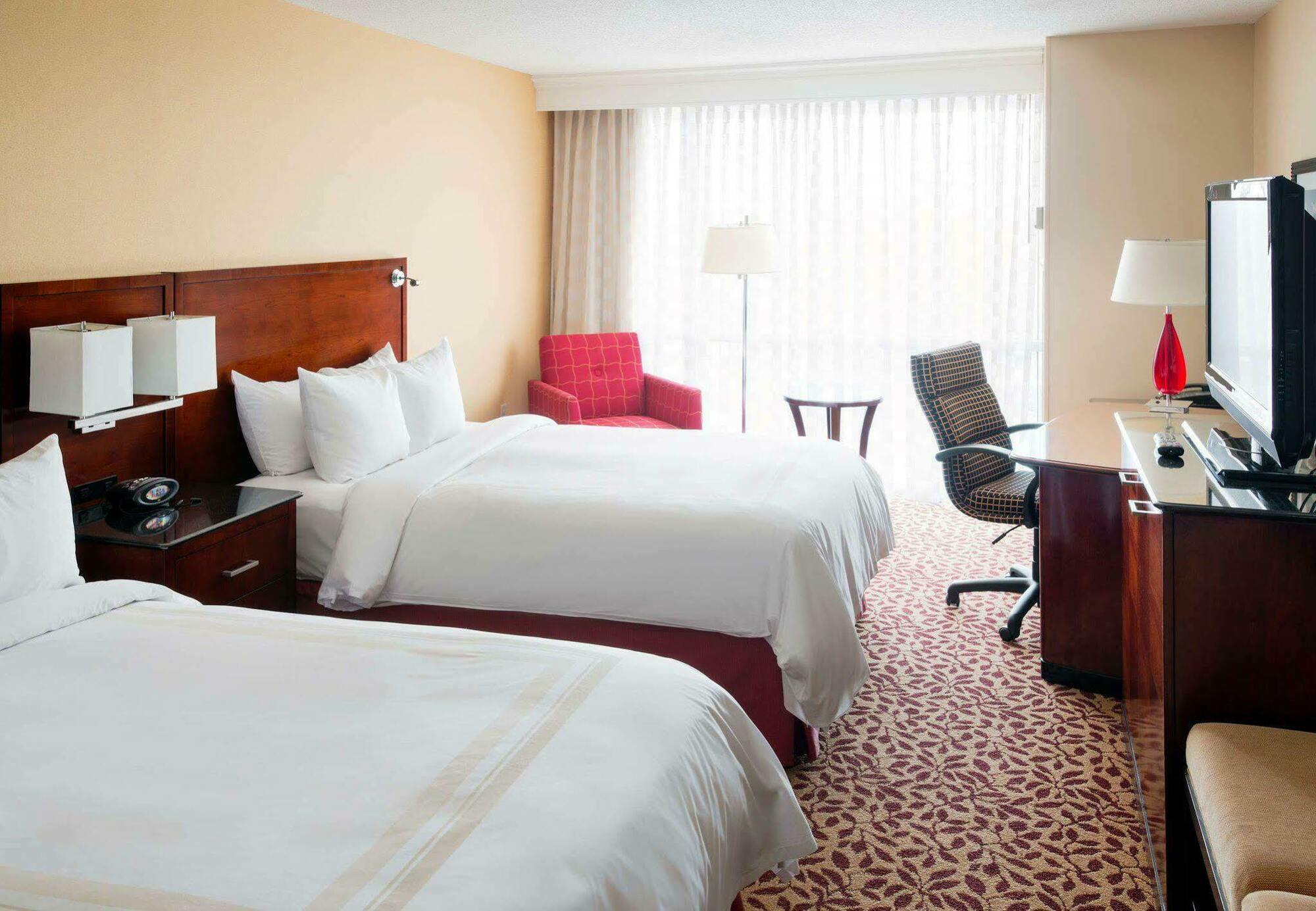 فندق Wyndham Cleveland Airport المظهر الخارجي الصورة